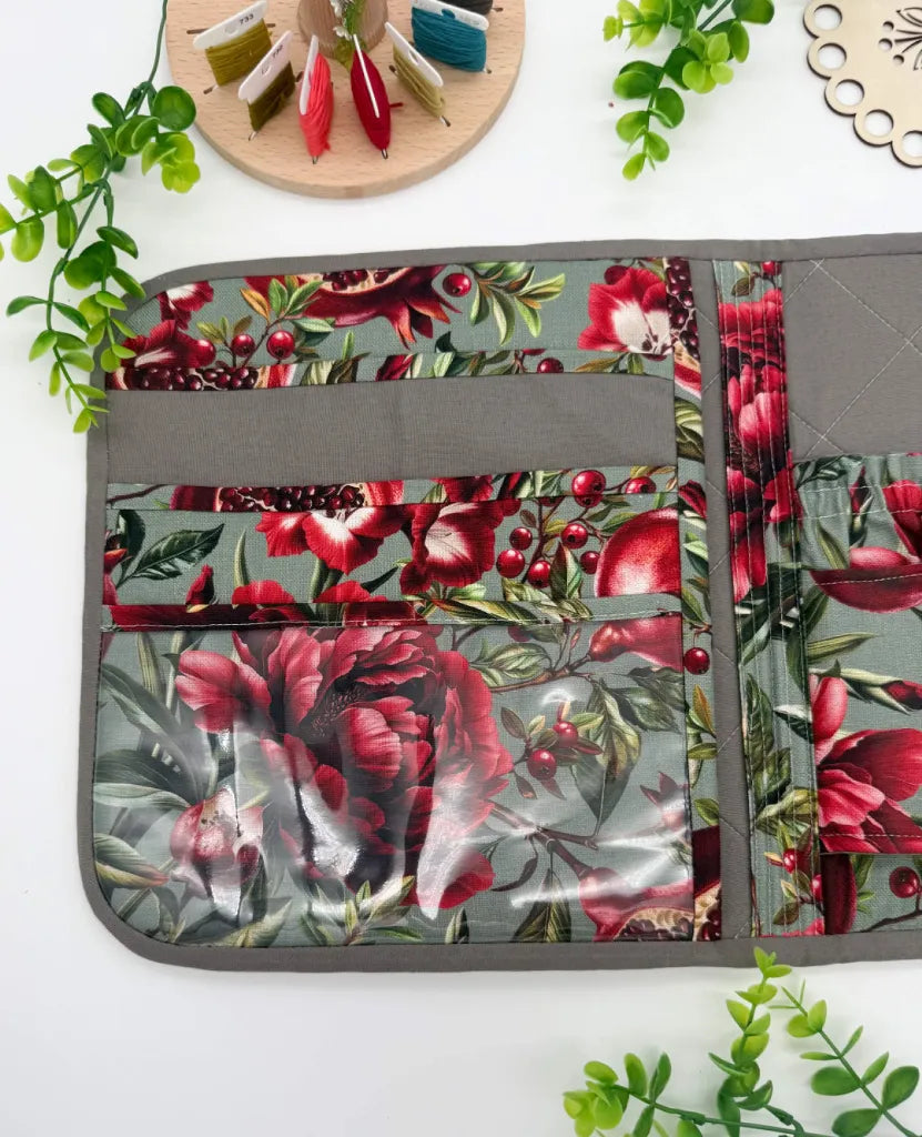 Large Cross Stitch Project Folder – Padded Organiser with Multiple Pockets